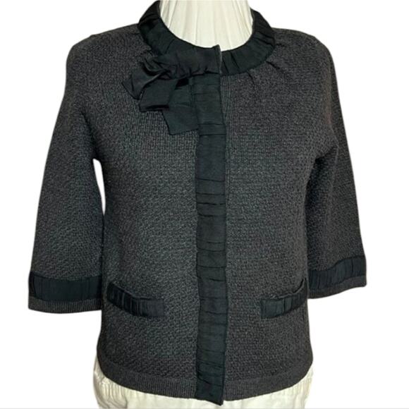 Ann Taylor 100% Fine Merino Wool Chic Black Textured Cropped Jacket Size Medium - Picture 1 of 6